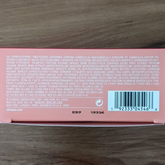 SALE - Clinique 4 Piece Mini Gift Set - Picture 3 of 3